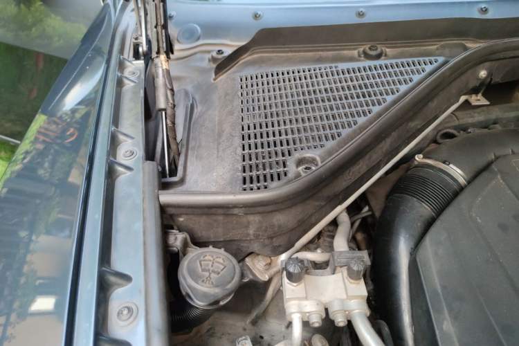 Used BMW X5 2011 xDrive35i Leading Model Engine Bay Right