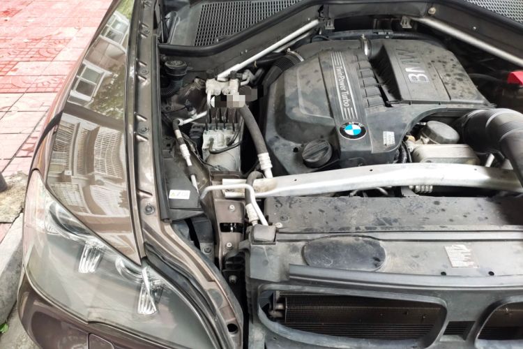 Used BMW X5 2011 xDrive35i Leading Model Engine Bay Right