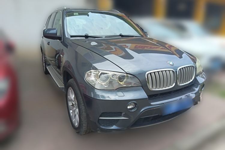 Used BMW X5 2011 xDrive35i Luxury Edition Front Right 45 Deg