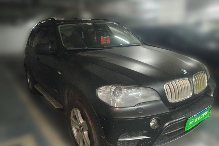 Used BMW X5 2011 xDrive35i Leading Model Front Right 45 Deg