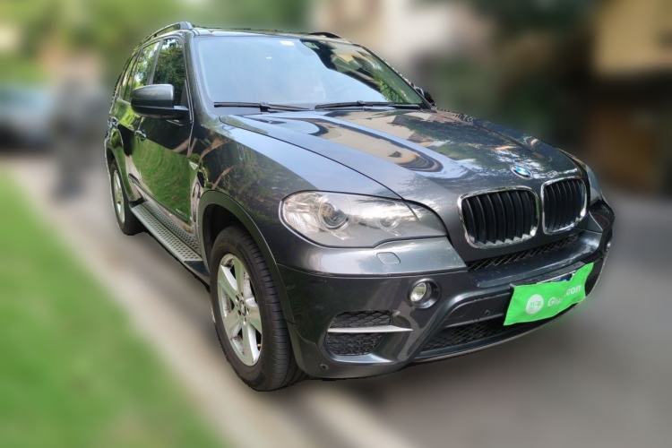 Used BMW X5 2011 xDrive35i Leading Model Front Right 45 Deg