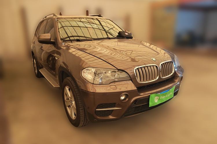 Used BMW X5 2011 xDrive35i Leading Model Front Right 45 Deg