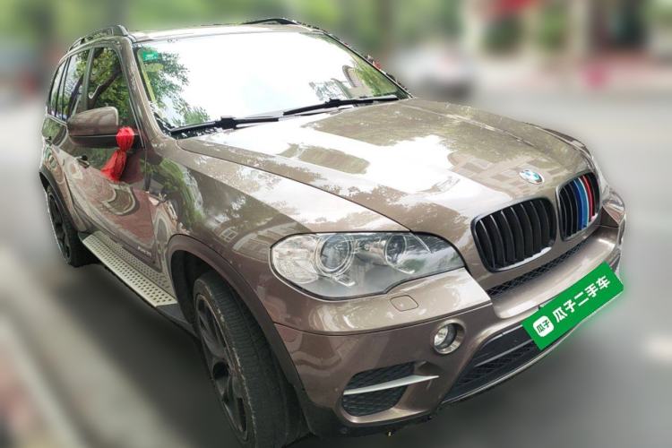 Used BMW X5 2011 xDrive35i Leading Model Front Right 45 Deg