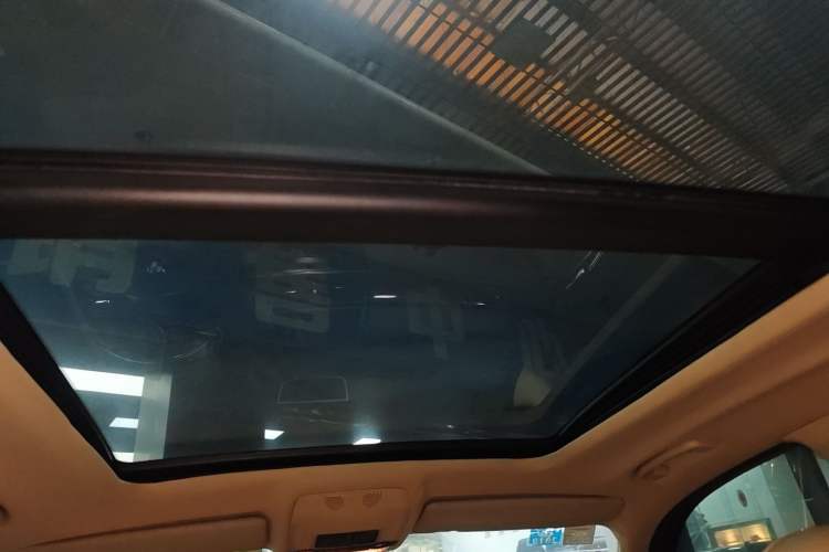 Used BMW X5 2011 xDrive35i Leading Model Headliner