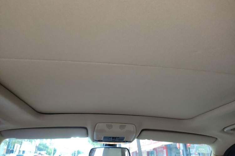 Used BMW X5 2011 xDrive35i Leading Model Headliner