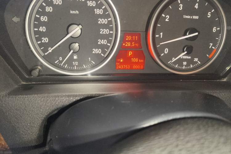 Used BMW X5 2011 xDrive35i Luxury Model Odometer Close Up