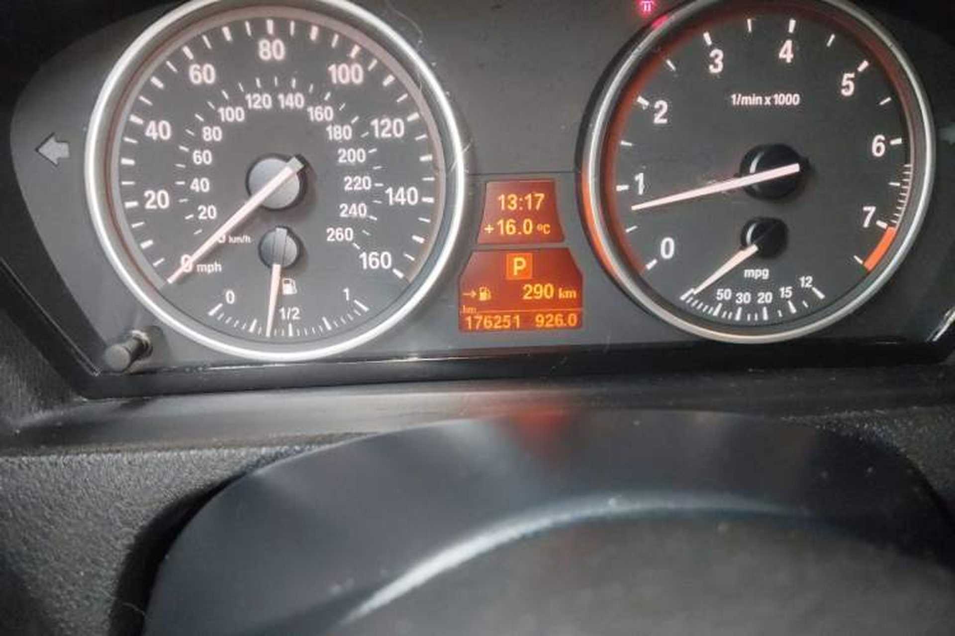 Used BMW X5 2011 xDrive35i U.S. specification Odometer Close Up