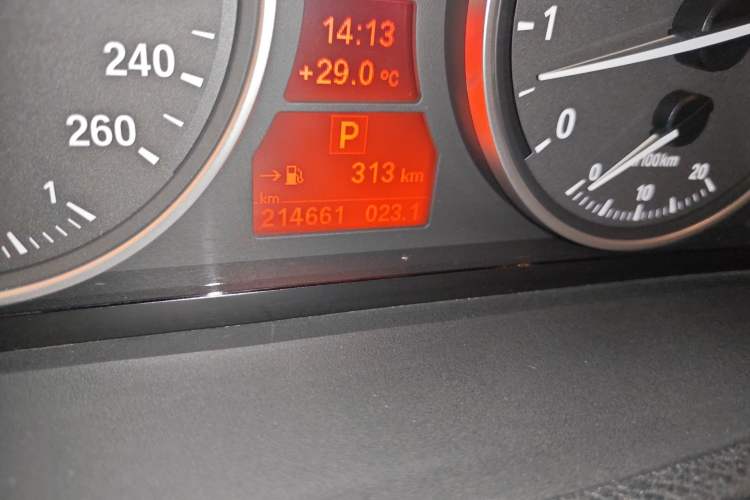 Used BMW X5 2011 xDrive35i Leading Model Odometer Close Up