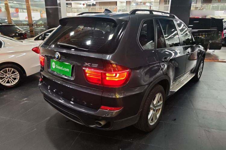 Used BMW X5 2011 xDrive35i Leading Model Rear Right 45 Deg