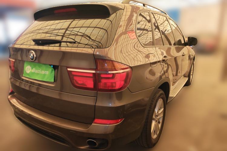 Used BMW X5 2011 xDrive35i Leading Model Rear Right 45 Deg