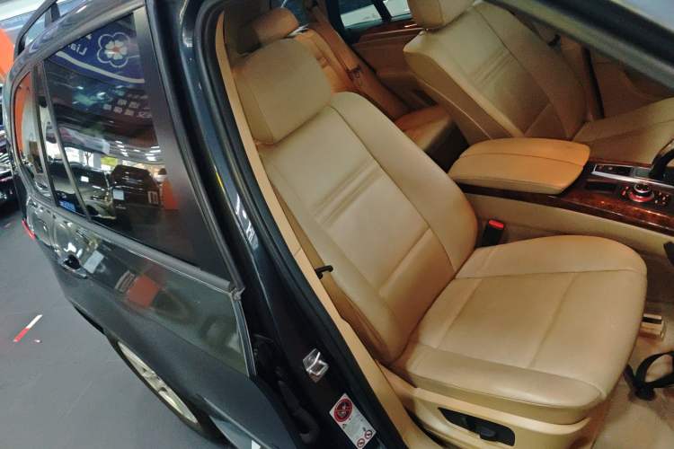 Used BMW X5 2011 xDrive35i Leading Model Right Front Seat