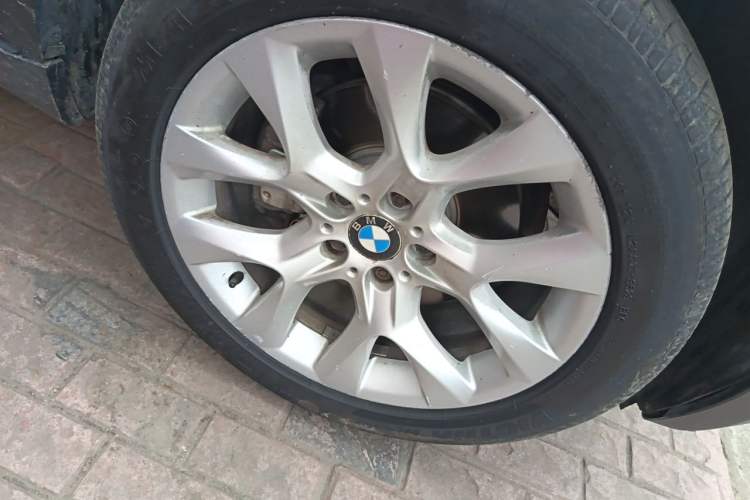 Used BMW X5 2011 xDrive35i Luxury Edition Right Front Wheel Hub