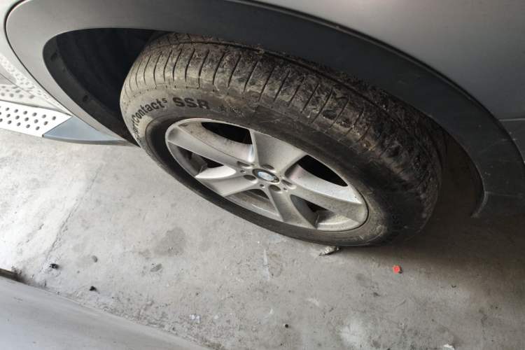 Used BMW X5 2011 xDrive35i Leading Model Right Front Wheel Hub