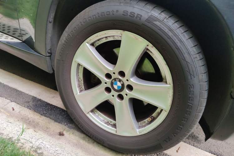 Used BMW X5 2011 xDrive35i Leading Model Right Front Wheel Hub