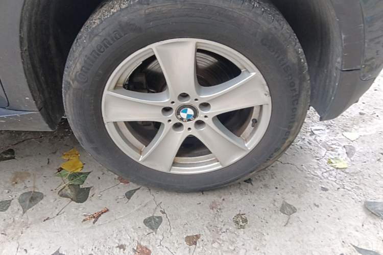 Used BMW X5 2011 xDrive35i Leading Model Right Front Wheel Hub