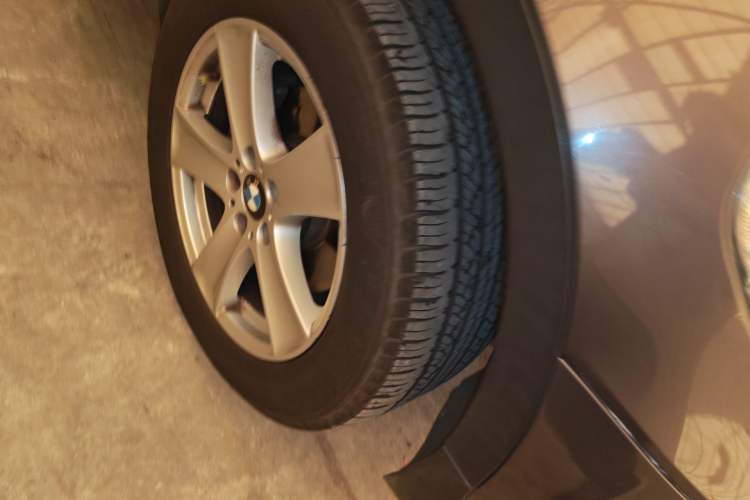 Used BMW X5 2011 xDrive35i Leading Model Right Front Wheel Hub