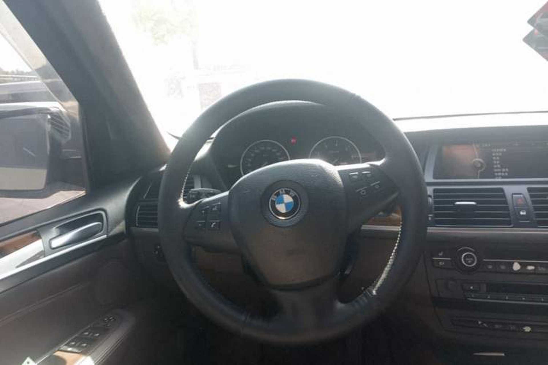 Used BMW X5 2011 xDrive35i Leading Model Steering Wheel