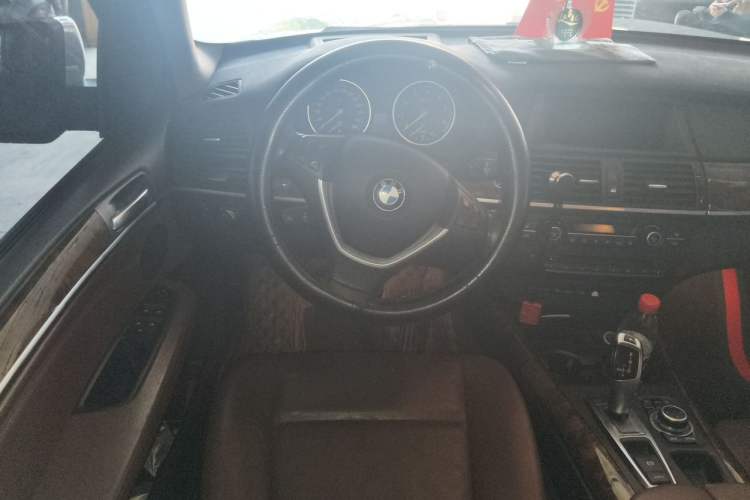 Used BMW X5 2011 xDrive35i Luxury Model Steering Wheel