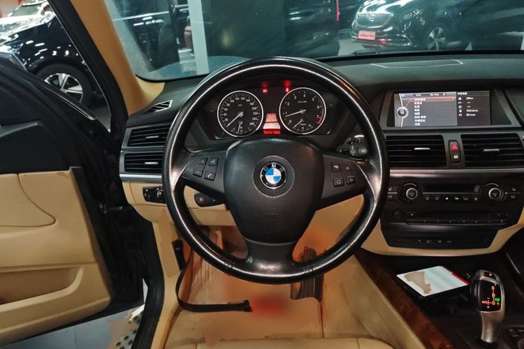 Used BMW X5 2011 xDrive35i Leading Model Steering Wheel