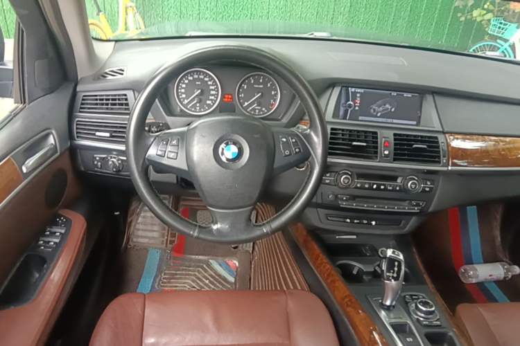 Used BMW X5 2011 xDrive35i Leading Model Steering Wheel