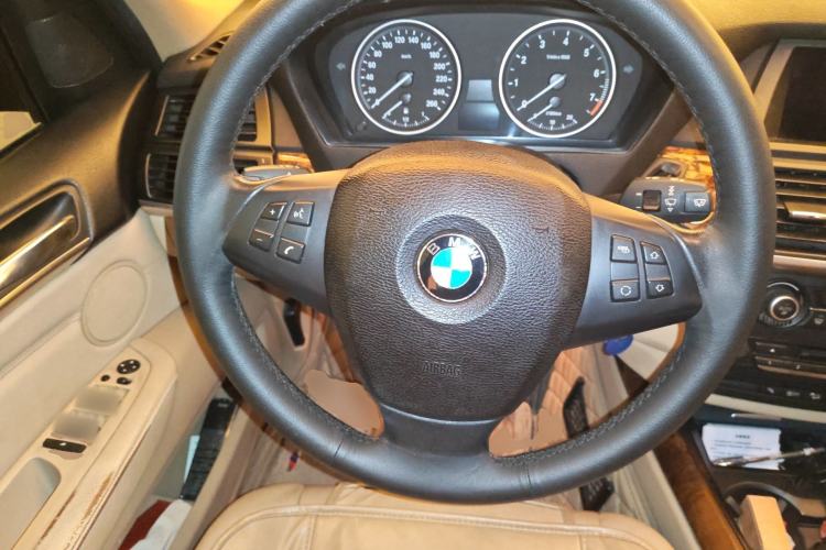 Used BMW X5 2011 xDrive35i Leading Model Steering Wheel