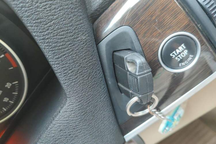 Used BMW X5 2011 xDrive35i Luxury Edition Vehicle Key