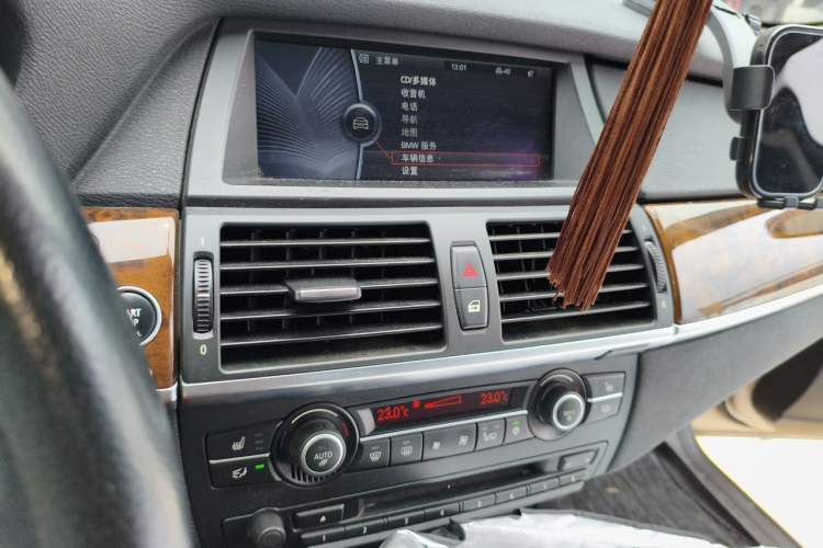 Used BMW X5 2011 xDrive35i Leading Model Audio And AC Panel