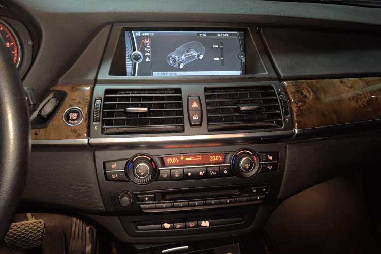 Used BMW X5 2011 xDrive35i Luxury Model Audio And AC Panel