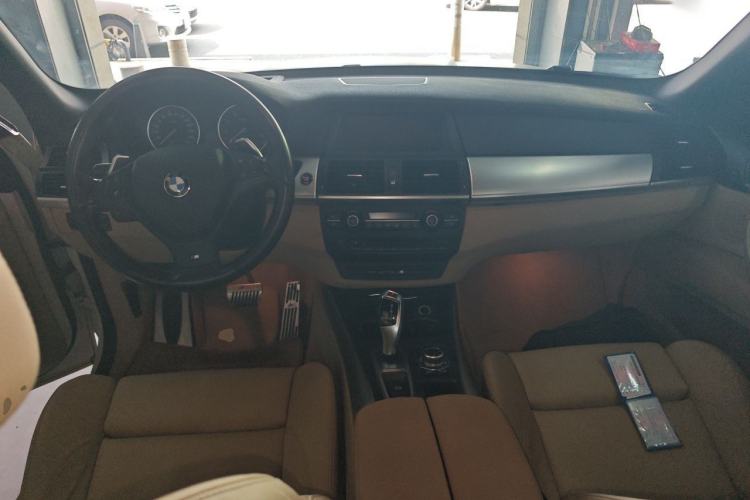 Used BMW X5 2011 xDrive35i M Sport model Center Console