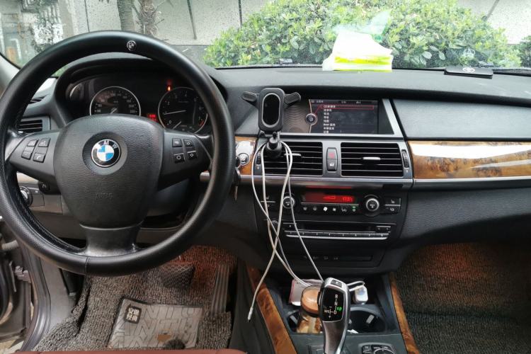 Used BMW X5 2011 xDrive35i Leading Model Center Console