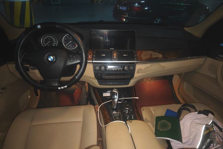 Used BMW X5 2011 xDrive35i Leading Model Center Console