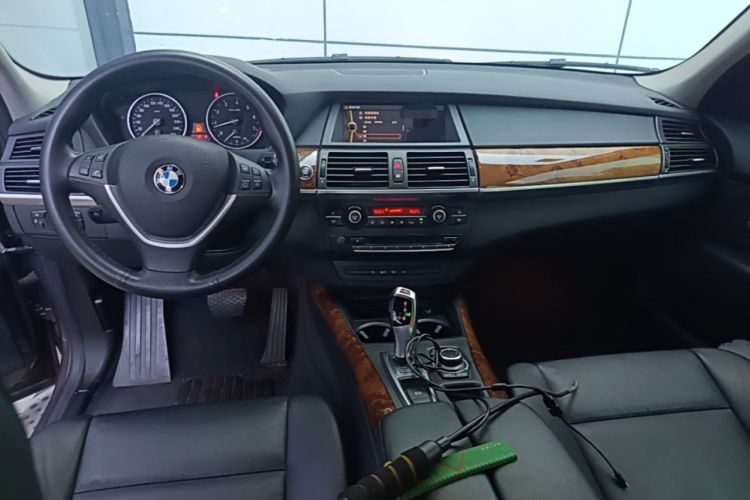Used BMW X5 2011 xDrive35i Luxury Model Center Console