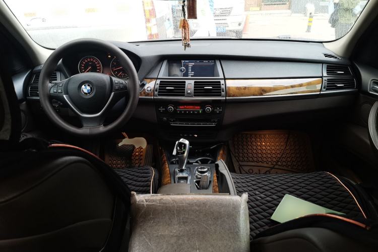 Used BMW X5 2011 xDrive35i Luxury Model Center Console