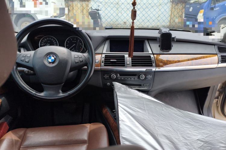 Used BMW X5 2011 xDrive35i Leading Model Center Console