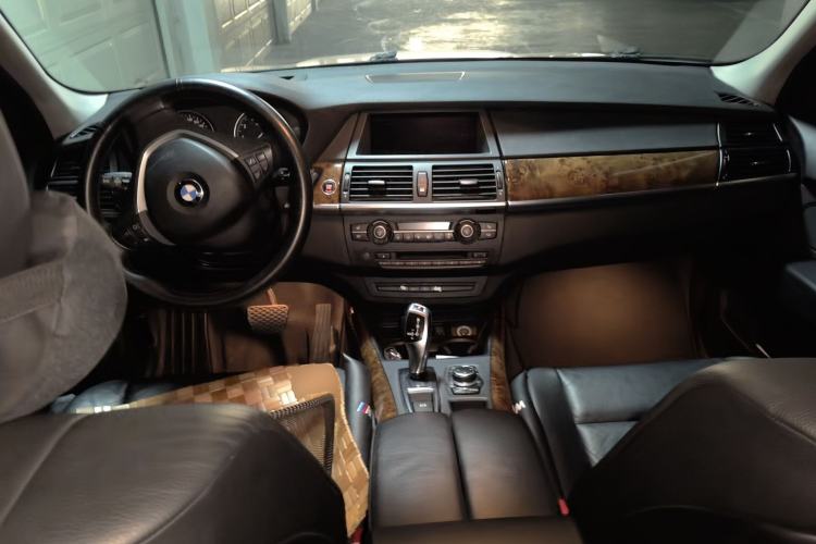 Used BMW X5 2011 xDrive35i Luxury Model Center Console