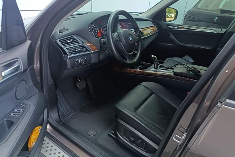 Used BMW X5 2011 xDrive35i Luxury Model Driver Seat