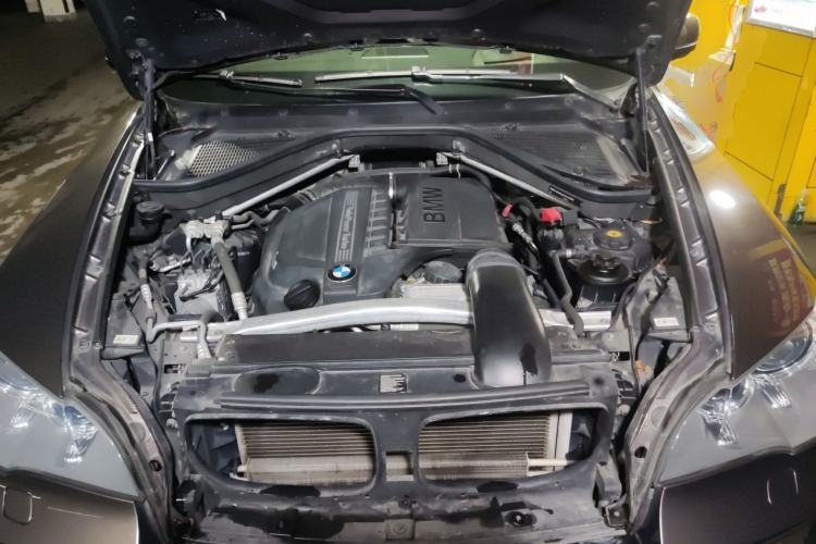 Used BMW X5 2011 xDrive35i Luxury Model Engine Bay