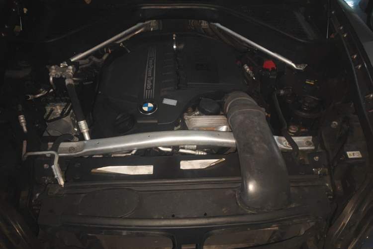 Used BMW X5 2011 xDrive35i Leading Model Engine Bay