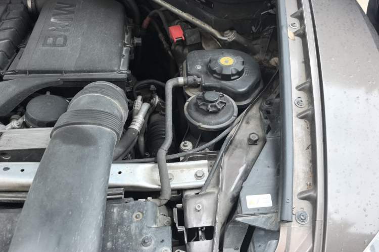 Used BMW X5 2011 xDrive35i Leading Model Engine Bay Left