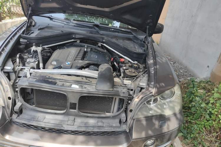 Used BMW X5 2011 xDrive35i Leading Model Engine Bay Left