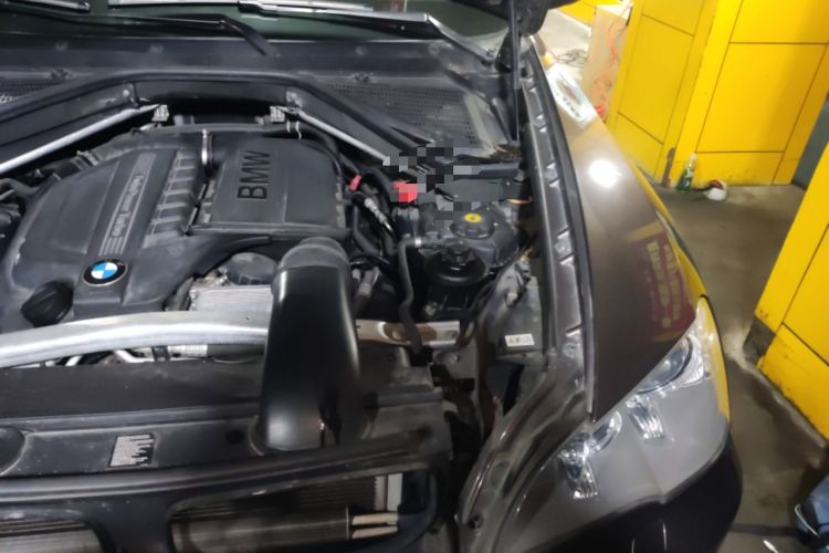 Used BMW X5 2011 xDrive35i Luxury Model Engine Bay Left