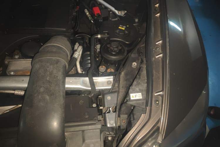 Used BMW X5 2011 xDrive35i Leading Model Engine Bay Left