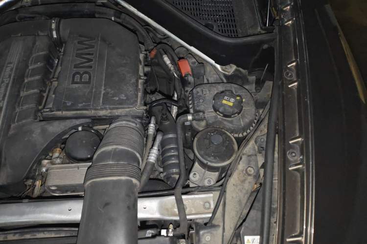 Used BMW X5 2011 xDrive35i Luxury Model Engine Bay Left