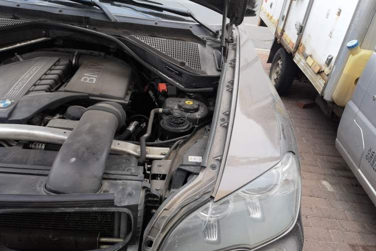 Used BMW X5 2011 xDrive35i Luxury Model Engine Bay Left