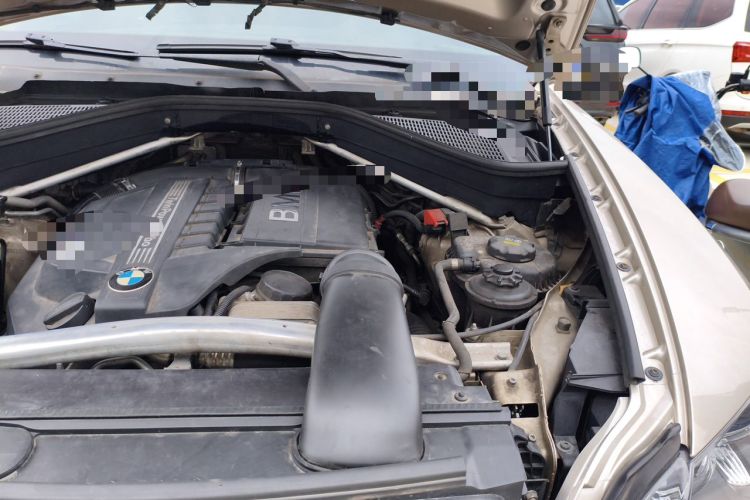 Used BMW X5 2011 xDrive35i Leading Model Engine Bay Left