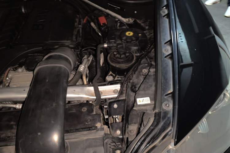 Used BMW X5 2011 xDrive35i Luxury Model Engine Bay Left