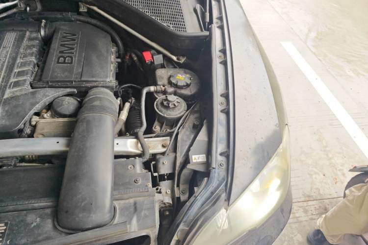 Used BMW X5 2011 xDrive35i M Sport model Engine Bay Left