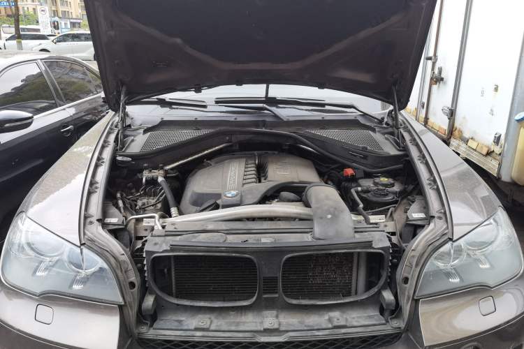Used BMW X5 2011 xDrive35i Luxury Model Engine Bay