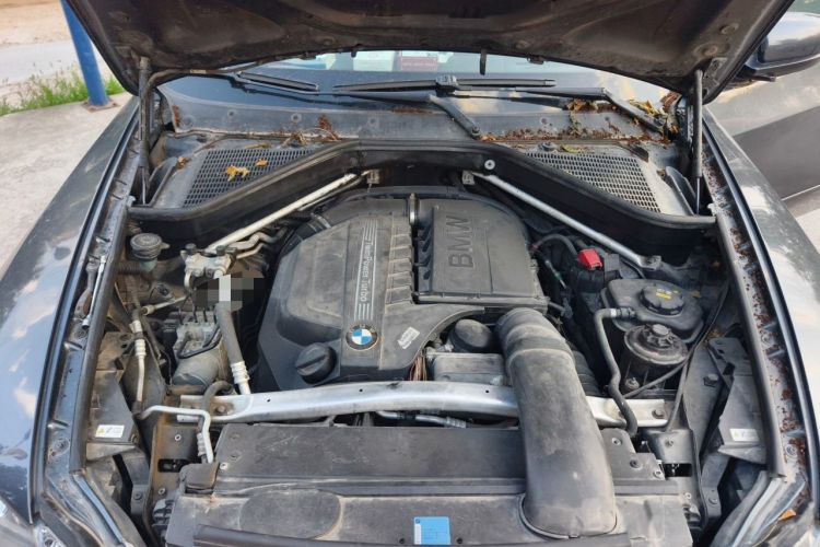 Used BMW X5 2011 xDrive35i Luxury Model Engine Bay