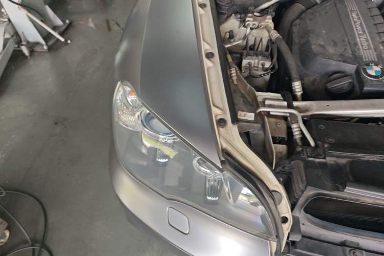 Used BMW X5 2011 xDrive35i M Sport model Engine Bay Right